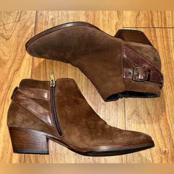 Aquatalia 'Farin' Weatherproof Bootie Brown Suede Size 8.5 MSRP $450 - Picture 1 of 10
